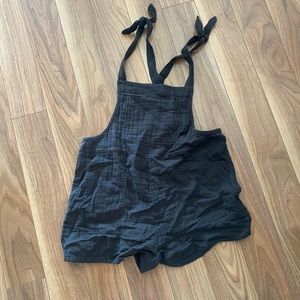 NWT!!! Arie linen cover up!!